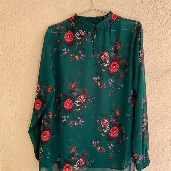 Torrid Chiffon Smocked Mock Neck Blouse size 1X - Picture 6 of 7